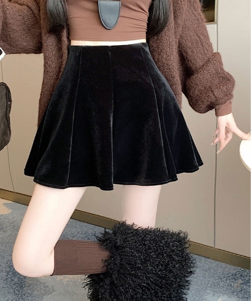 kirakiraShop(キラキラショップ)の「インパン付き ミニ フレア ベロア スカート(スカート・レディース・ブラック・S/L/M)」の2枚目の写真