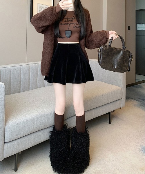 kirakiraShop(キラキラショップ)の「インパン付き ミニ フレア ベロア スカート(スカート・レディース・ブラック・S/L/M)」の9枚目の写真