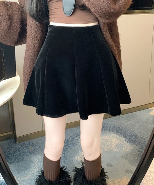 kirakiraShop(キラキラショップ)の「インパン付き ミニ フレア ベロア スカート(スカート・レディース・ブラック・S/L/M)」の10枚目の写真