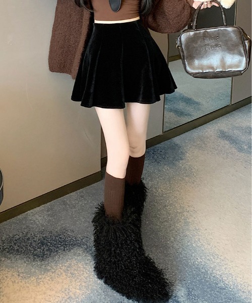 kirakiraShop(キラキラショップ)の「インパン付き ミニ フレア ベロア スカート(スカート・レディース・ブラック・S/L/M)」の11枚目の写真