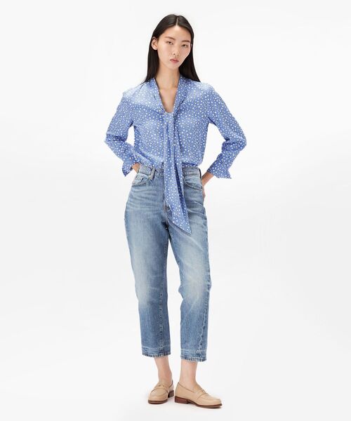TOMMY HILFIGER(トミーヒルフィガー)の「フルイドビスコースボタニカルブラウス(シャツ/ブラウス・レディース・ブルー・34inch/32inch)」の3枚目の写真