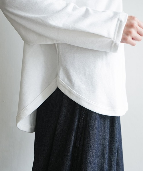 SOLAMONAT(ソラモナ)の「ペンネ天竺 袖タックプルオーバー(Tシャツ/カットソー・レディース・ブラック/ホワイト/キナリ/杢グレー・FREE)」の18枚目の写真