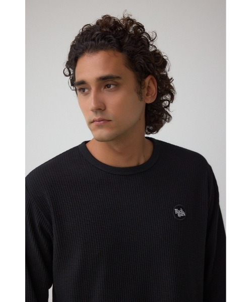 AZUL by moussy（アズールバイマウジー）の「袖刺繍ワッフルトップス（Tシャツ/カットソー・メンズ・グレー/ブラック/ホワイト・SMALL/MEDIUM/LARGE）」の4枚目の写真