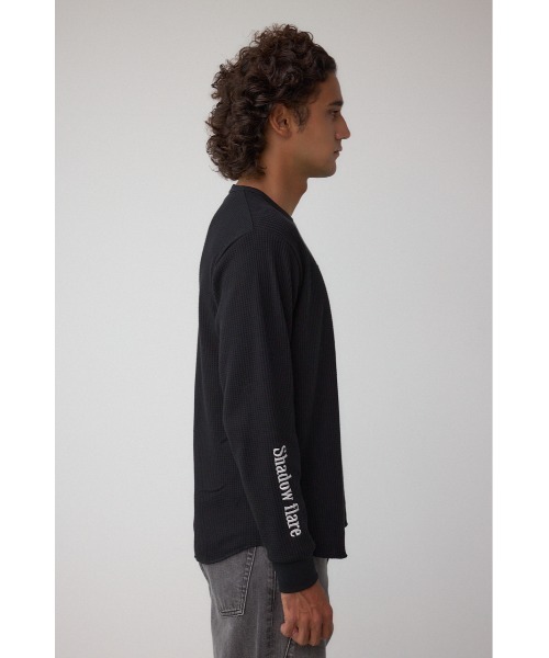 AZUL by moussy（アズールバイマウジー）の「袖刺繍ワッフルトップス（Tシャツ/カットソー・メンズ・グレー/ブラック/ホワイト・SMALL/MEDIUM/LARGE）」の9枚目の写真