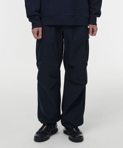 MUSINSA STANDARD（ムシンサスタンダード）の「コットンパラシュートカーゴパンツ[ネイビー]（スウェットパンツ・メンズ・その他・40/38/33/26/27/28/29/42/36/34/32/30/31）」の2枚目の写真