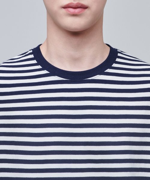 MUSINSA STANDARD（ムシンサスタンダード）の「ストライプリラックスクルーネックTシャツ[ネイビー]（Tシャツ/カットソー・メンズ・その他・SMALL/MEDIUM/LARGE/X-LARGE/XX-LARGE/XXX-LARGE）」の4枚目の写真