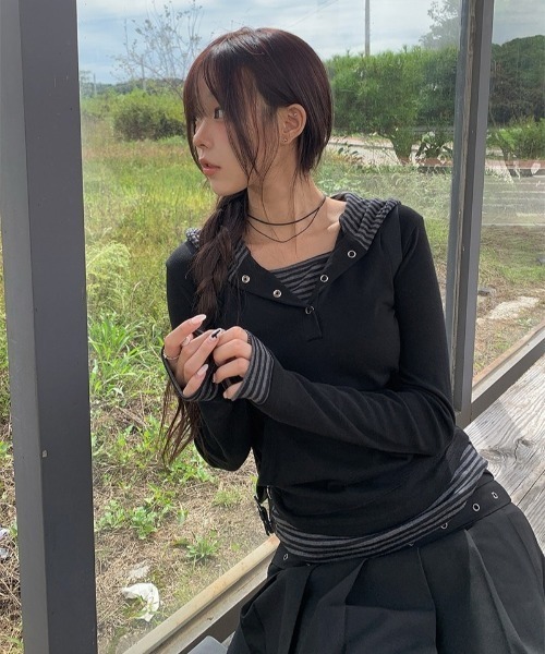 anyonemore（エニワンモア）の「ボーダー配色スナップフードボタンTシャツ（パーカー・レディース・ブラック・FREE）」の8枚目の写真