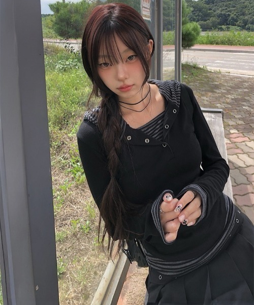 anyonemore（エニワンモア）の「ボーダー配色スナップフードボタンTシャツ（パーカー・レディース・ブラック・FREE）」の7枚目の写真