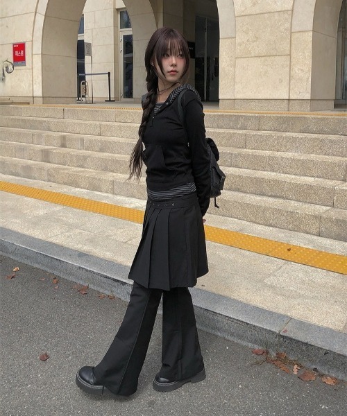 anyonemore（エニワンモア）の「ボーダー配色スナップフードボタンTシャツ（パーカー・レディース・ブラック・FREE）」の12枚目の写真