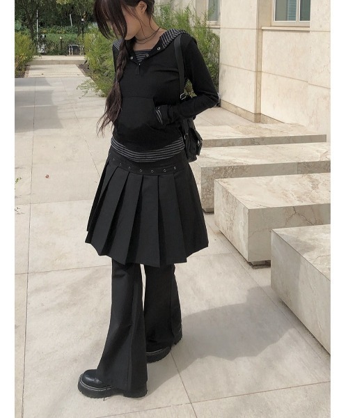 anyonemore（エニワンモア）の「ボーダー配色スナップフードボタンTシャツ（パーカー・レディース・ブラック・FREE）」の14枚目の写真