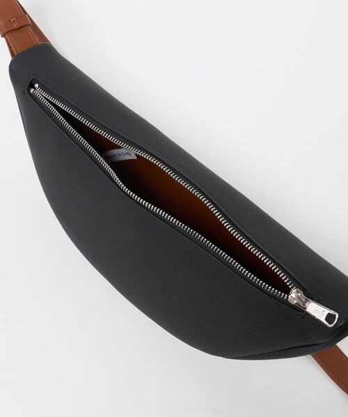 BEAUTY&YOUTH UNITED ARROWS(ビューティーアンドユースユナイテッドアローズ)の「“Emboss Bag Series” ミニ ボディ ショルダーバッグ(ショルダーバッグ・メンズ・その他1/ブラック・FREE)」の11枚目の写真
