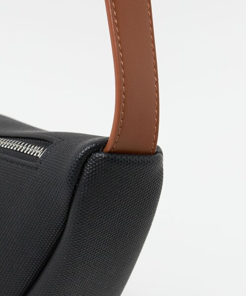 BEAUTY&YOUTH UNITED ARROWS(ビューティーアンドユースユナイテッドアローズ)の「“Emboss Bag Series” ミニ ボディ ショルダーバッグ(ショルダーバッグ・メンズ・その他1/ブラック・FREE)」の13枚目の写真