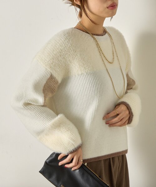 Jena espace merveilleux（ジェナ　エスパスメルヴェイユ）の「【配色ラインで大人の抜け感】ライン配色フェザーニット（ニット/セーター・レディース・ライトグレー/オフホワイト/ネイビー・FREE）」の2枚目の写真