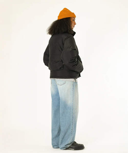 WISM(ウィズム)の「Estudio Niksen / エストゥディオ・ニクセン Raglan Puffer Jacket(ダウンジャケット/コート・メンズ・ベージュ/ブラック・1/2)」の19枚目の写真