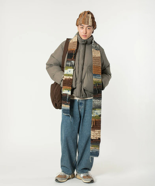 WISM(ウィズム)の「Estudio Niksen / エストゥディオ・ニクセン Raglan Puffer Jacket(ダウンジャケット/コート・メンズ・ベージュ/ブラック・1/2)」の6枚目の写真