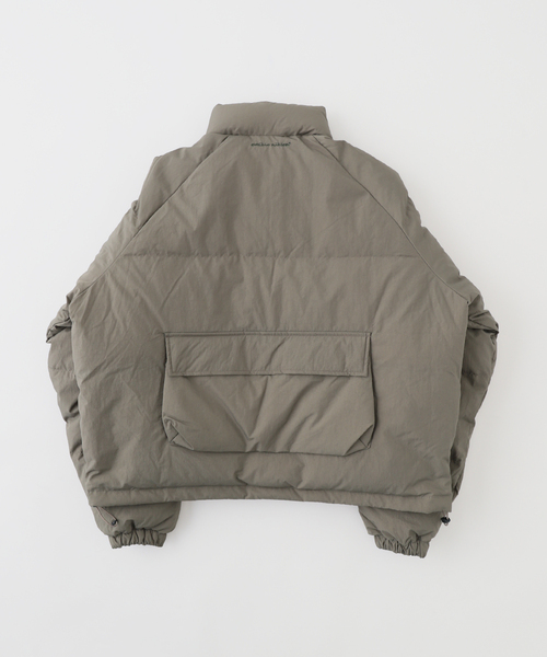 WISM(ウィズム)の「Estudio Niksen / エストゥディオ・ニクセン Raglan Puffer Jacket(ダウンジャケット/コート・メンズ・ベージュ/ブラック・1/2)」の8枚目の写真