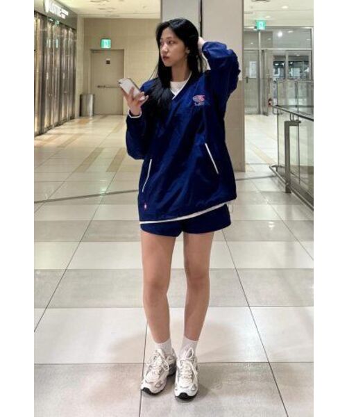 MENASOO(ミナス)の「HEARTTRACK VNECK NYLON ANORAK JACKET_NAVY(ナイロンジャケット・レディース・ネイビー・FREE)」の19枚目の写真