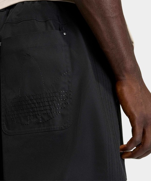 adidas（アディダス）の「プレミアム エッセンシャル ワイドパンツ / アディダスオリジナルス adidas Originals（その他パンツ・メンズ・ベージュ/ブラック・28inch/30inch/32inch/33inch/34inch/35inch/36inch/38inch/40inch）」の4枚目の写真