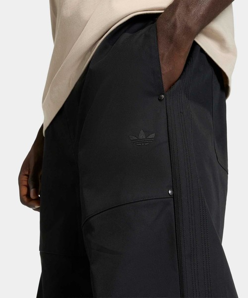 adidas（アディダス）の「プレミアム エッセンシャル ワイドパンツ / アディダスオリジナルス adidas Originals（その他パンツ・メンズ・ベージュ/ブラック・28inch/30inch/32inch/33inch/34inch/35inch/36inch/38inch/40inch）」の5枚目の写真