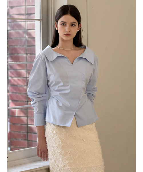 LAUTREDE MIN(ロートルドミン)の「Lautre Amanda Blue Off - shirts(シャツ/ブラウス・レディース・スカイブルー・X-SMALL/SMALL/MEDIUM)」の1枚目の写真