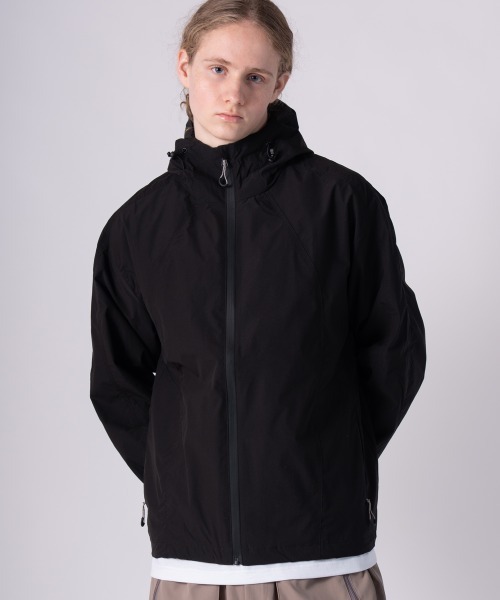 rehacer(レアセル)の「rehacer : Urban Protection Shell Jacket(ブルゾン・メンズ・ブルー/ブラック/グレー・X-LARGE/LARGE/MEDIUM/SMALL)」の1枚目の写真
