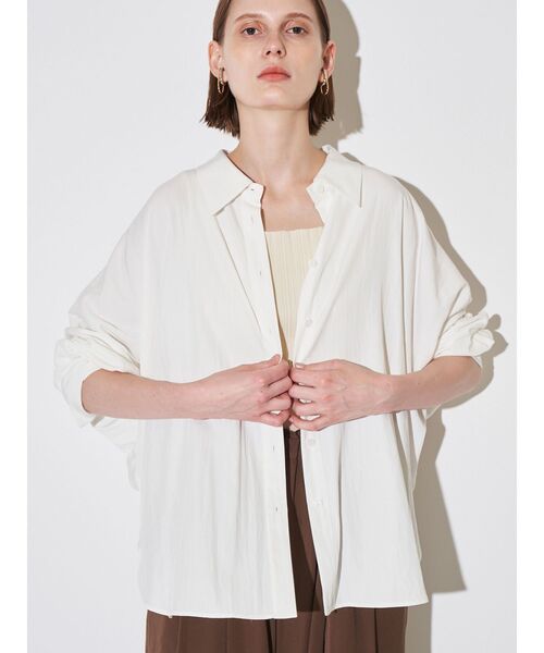 ELENDEEK（エレンディーク）の「ドルマンフィブリルシャツ（シャツ/ブラウス・レディース・オフホワイト/ライトブルー/イエロー・FREE）」の2枚目の写真