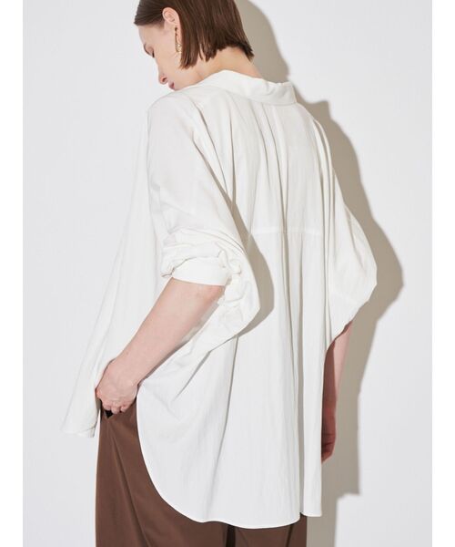 ELENDEEK（エレンディーク）の「ドルマンフィブリルシャツ（シャツ/ブラウス・レディース・オフホワイト/ライトブルー/イエロー・FREE）」の14枚目の写真