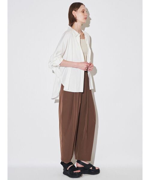 ELENDEEK（エレンディーク）の「ドルマンフィブリルシャツ（シャツ/ブラウス・レディース・オフホワイト/ライトブルー/イエロー・FREE）」の18枚目の写真