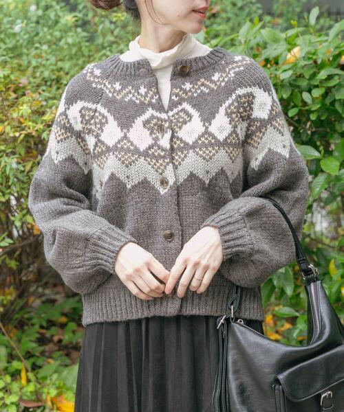 ITEMS URBANRESEARCH（アイテムズ アーバンリサーチ）の「ノルディックボリュームスリーブカーディガン（カーディガン/ボレロ・レディース・グレー/アイボリー・FREE）」の2枚目の写真