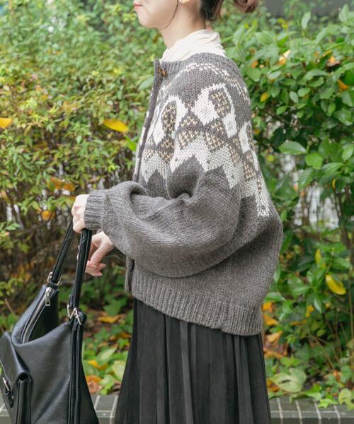 ITEMS URBANRESEARCH（アイテムズ アーバンリサーチ）の「ノルディックボリュームスリーブカーディガン（カーディガン/ボレロ・レディース・グレー/アイボリー・FREE）」の4枚目の写真