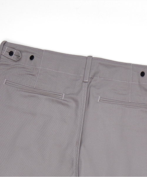 FIELDERS(フィールダーズ)の「BASIC STANDARD FIT ONE-TUCK SHORTS GREY(その他パンツ・メンズ・その他・MEDIUM/LARGE)」の5枚目の写真