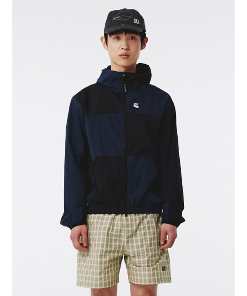 KIJUN MEN(キジュンメンズ)の「Paneled Windbreaker Navy Black(ナイロンジャケット・メンズ・その他・LARGE/X-LARGE/MEDIUM)」の1枚目の写真