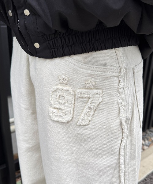 Figments(フィグメンツ)の「ナンバーパッチカーブワイドパンツ(その他パンツ・レディース・チャコールグレー/アイボリー・SMALL/MEDIUM)」の3枚目の写真