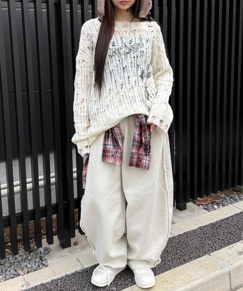 Figments(フィグメンツ)の「ナンバーパッチカーブワイドパンツ(その他パンツ・レディース・チャコールグレー/アイボリー・SMALL/MEDIUM)」の4枚目の写真