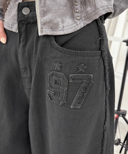 Figments(フィグメンツ)の「ナンバーパッチカーブワイドパンツ(その他パンツ・レディース・チャコールグレー/アイボリー・SMALL/MEDIUM)」の9枚目の写真