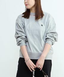 CUT-OUT NECK TOP