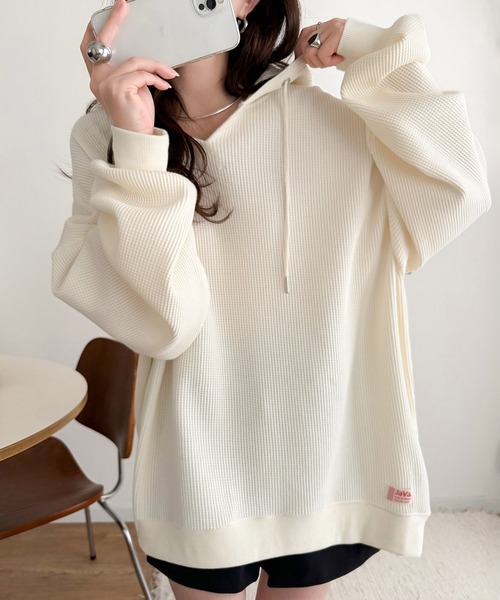 Java(ジャバ)の「《JaVa ジャバコラボ》毎日着たい、今っぽゆるっとシルエット。綿100%オーバーサイズワッフルパーカー(パーカー・レディース・杢グレー/オフホワイト/アイボリー/ブラック/ネイビー・MEDIUM/LARGE/X-LARGE/SMALL)」の14枚目の写真