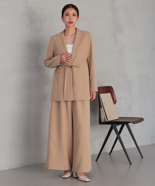 TOKYO OFFICA（トーキョーオフィカ）の「卒業式・入学式・学校行事・結婚式 対応 パンツスーツ セットアップ ママ ウエストマークジャケット×ワイドパンツ クラシックテーラード ウエストタイ セレモニー オフィスカジュアル スーツ（スーツセット・レディース・ベージュ/チャコール/ブラック・M/L）」の16枚目の写真