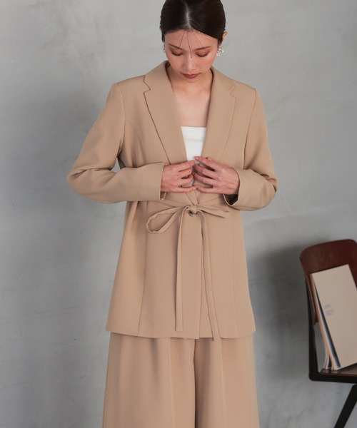 TOKYO OFFICA（トーキョーオフィカ）の「卒業式・入学式・学校行事・結婚式 対応 パンツスーツ セットアップ ママ ウエストマークジャケット×ワイドパンツ クラシックテーラード ウエストタイ セレモニー オフィスカジュアル スーツ（スーツセット・レディース・ベージュ/チャコール/ブラック・M/L）」の19枚目の写真