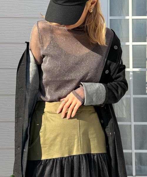 Q(キュー)の「ラメシアーハイネックインナー(Tシャツ/カットソー・レディース・アイボリー/チャコールグレー・MEDIUM)」の1枚目の写真