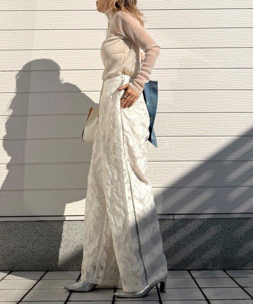 Q(キュー)の「ラメシアーハイネックインナー(Tシャツ/カットソー・レディース・アイボリー/チャコールグレー・MEDIUM)」の21枚目の写真