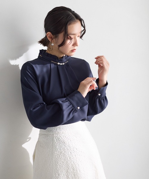 Andemiu（アンデミュウ）の「【セレモニー】アクセツキフリルブラウス636712（シャツ/ブラウス・レディース・ネイビー/オフホワイト・FREE）」の4枚目の写真