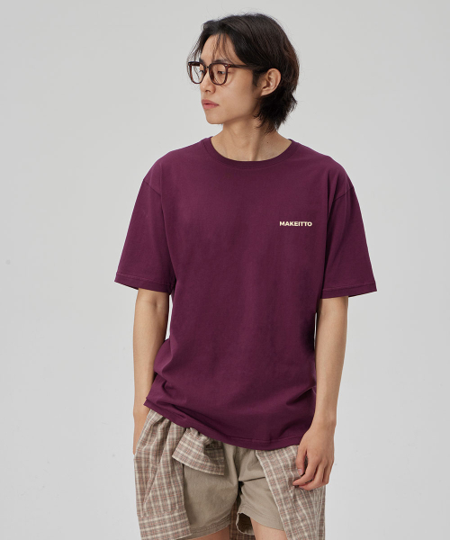 MAKEITTO（メイキット）の「[URBAN LETTERING] CREW NECK TEE_WINE（Tシャツ/カットソー・メンズ・その他・MEDIUM/LARGE/X-LARGE/XX-LARGE）」の4枚目の写真