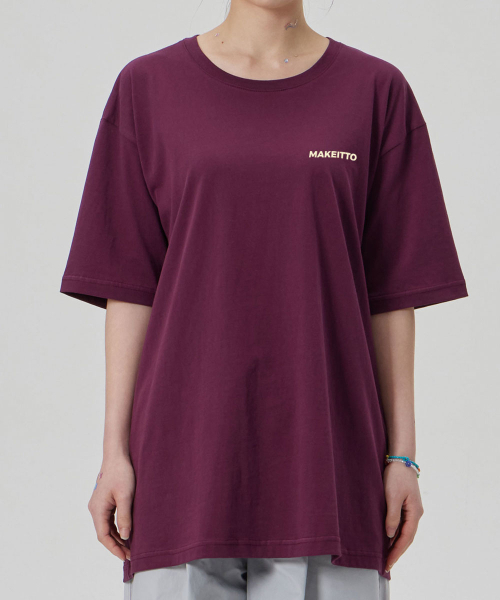 MAKEITTO（メイキット）の「[URBAN LETTERING] CREW NECK TEE_WINE（Tシャツ/カットソー・メンズ・その他・MEDIUM/LARGE/X-LARGE/XX-LARGE）」の5枚目の写真