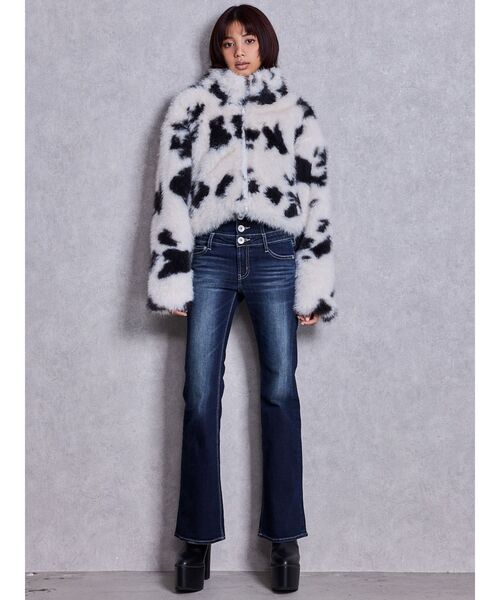 GYDA(ジェイダ)の「【WEB限定】COW PATTERN フェイクファーコート(ブルゾン・レディース・ブラック/ブラウン・FREE)」の12枚目の写真