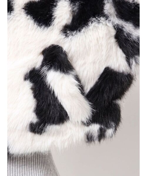 GYDA(ジェイダ)の「【WEB限定】COW PATTERN フェイクファーコート(ブルゾン・レディース・ブラック/ブラウン・FREE)」の22枚目の写真