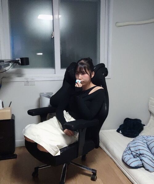 MUSINSA STANDARD WOMAN（ムシンサスタンダードウーマン）の「ウィメンズ テンセル スリム カットアウト ストリング 長袖Tシャツ [ブラック]（Tシャツ/カットソー・レディース・その他・X-SMALL/SMALL/MEDIUM/LARGE）」の6枚目の写真