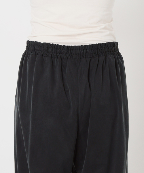 IENA LA BOUCLE（イエナラブークル）の「IENA LA BOUCLE Cupra mix イージーパンツ（その他パンツ・レディース・ブラック/ベージュ/ブラウン・40/38/36/34）」の8枚目の写真