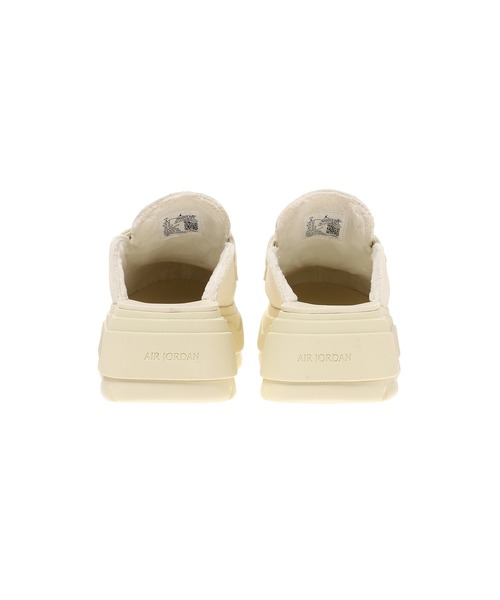 NIKE(ナイキ)の「WMNS AIR JORDAN MULE IM6663-071(スリッポン・レディース・オフホワイト・26cm/25cm/23cm/24cm)」の4枚目の写真