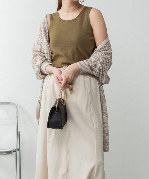 aity(アイティ)の「M-4L カップ付き コットンフライス タンクトップ 夏服(タンクトップ・レディース・ネイビー/グレイッシュベージュ/ブラック/オフホワイト/杢グレー/チャコールグレー/カーキ・LL/L/M/4L/3L)」の11枚目の写真